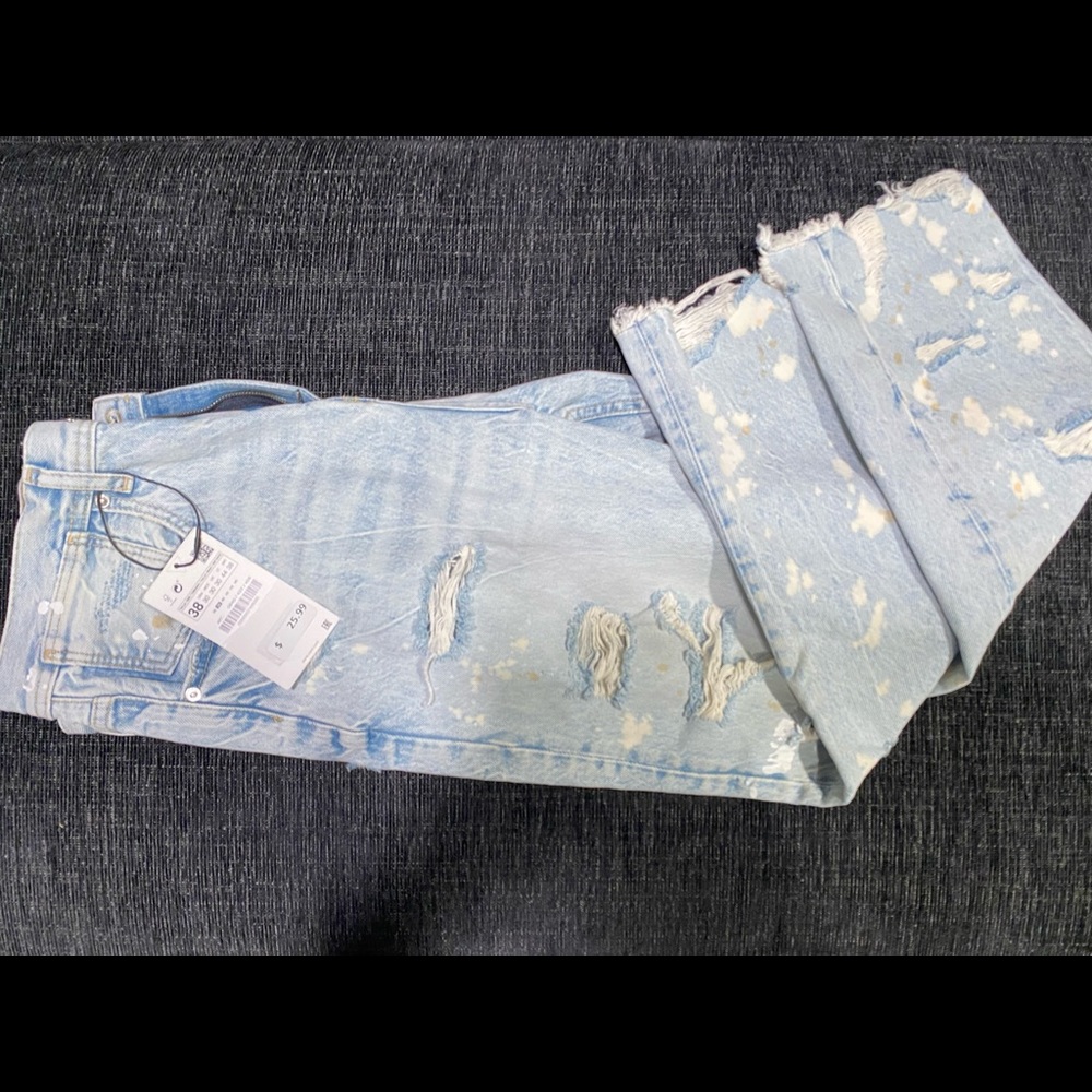 Brand new Zara loose crop ripped jeans